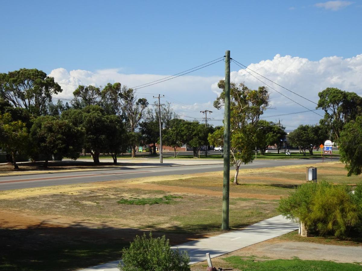 Central Views Jurien Bay Exterior foto